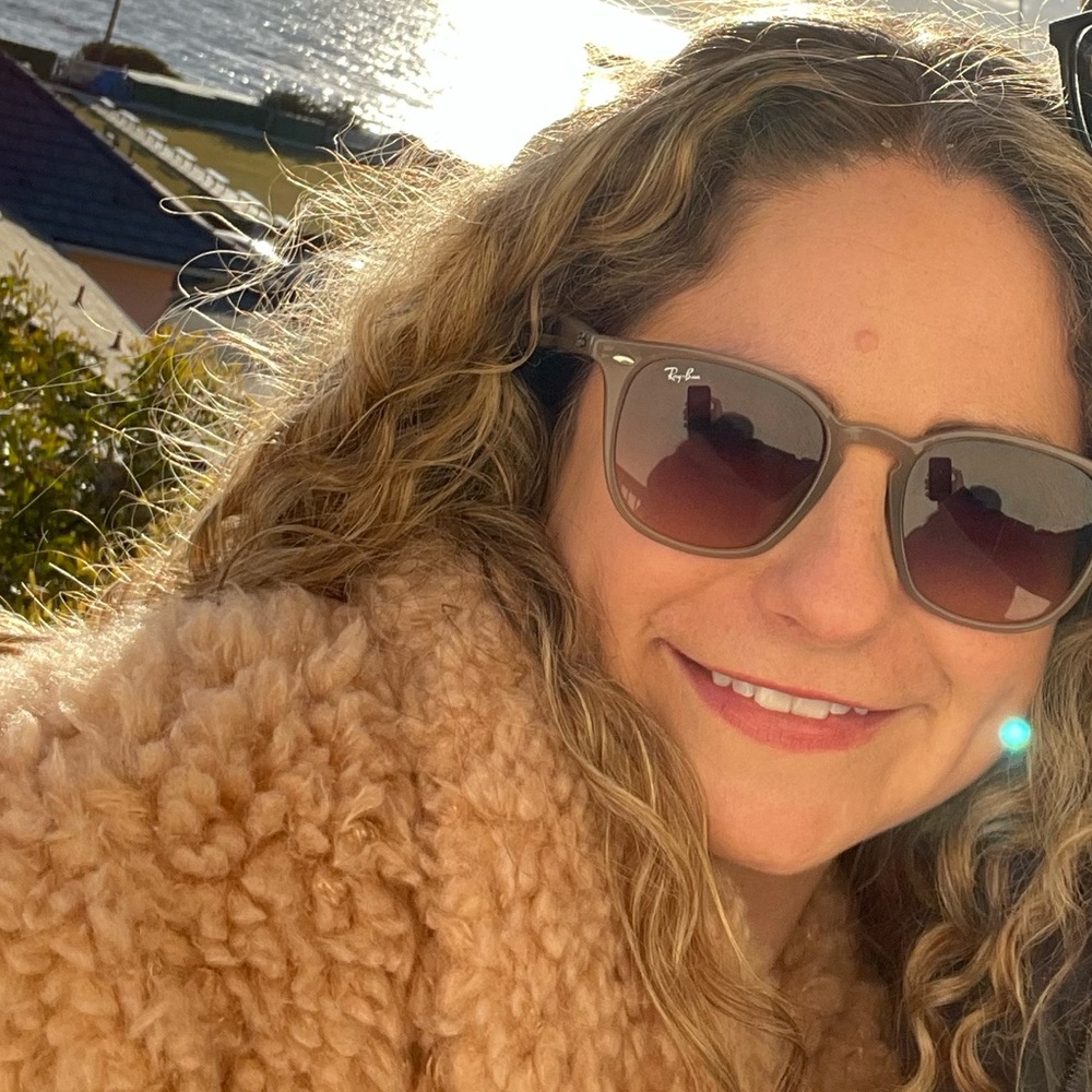 Meet your Posher, Lindzi